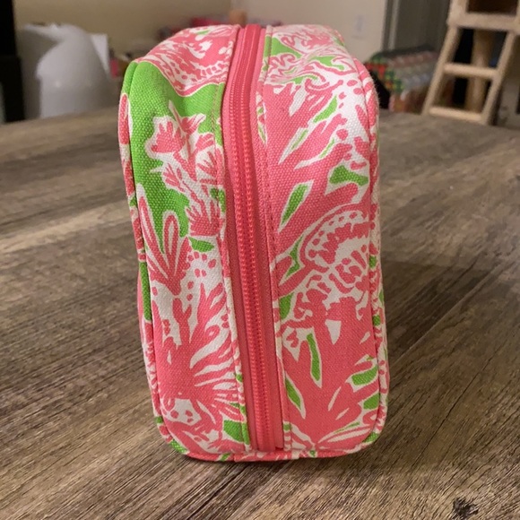 Lilly Pulitzer Cosmetic Makeup Travel Toiletry Bag Case SELL ASAP - Picture 4 of 10